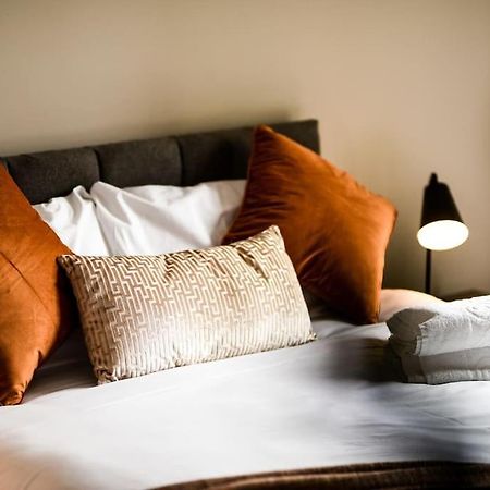 Modern 2 Bedroom Apartment - City Centre - Parking Манчестер Экстерьер фото