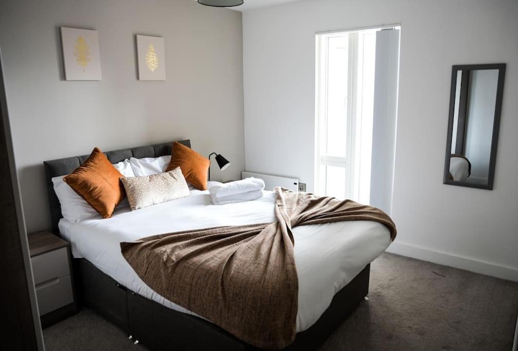 Modern 2 Bedroom Apartment - City Centre - Parking Манчестер Экстерьер фото