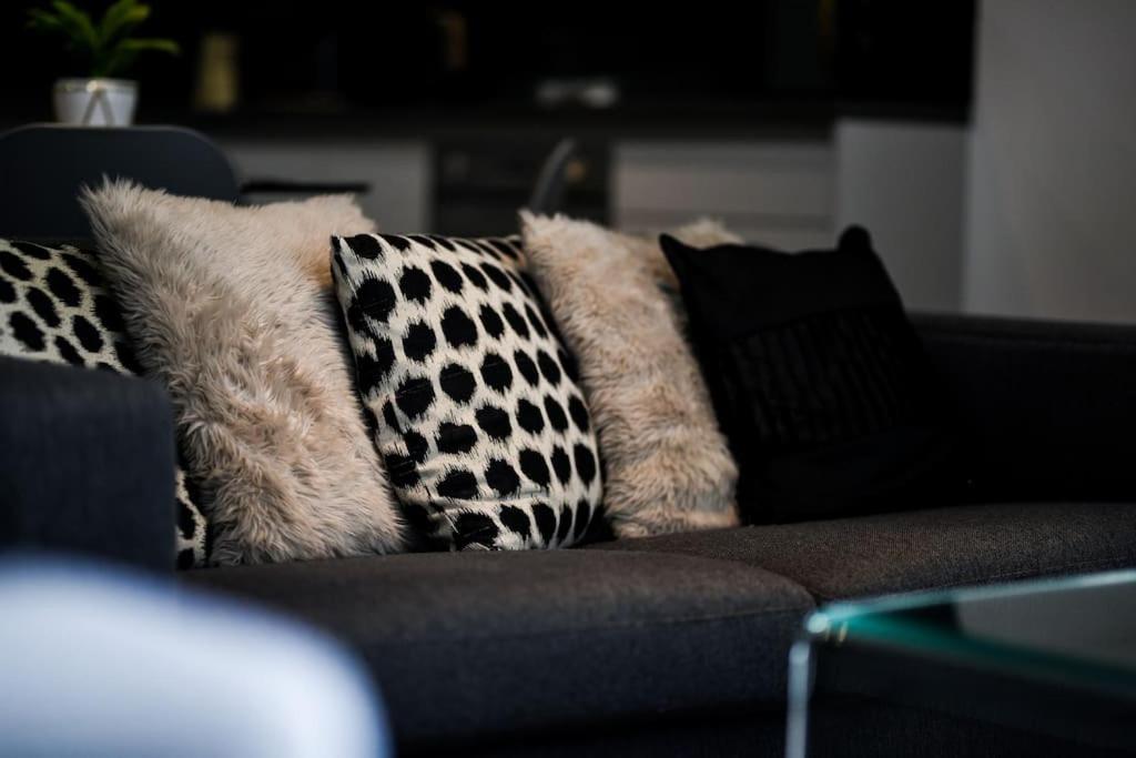 Modern 2 Bedroom Apartment - City Centre - Parking Манчестер Экстерьер фото