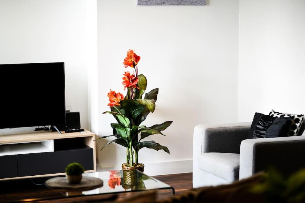 Modern 2 Bedroom Apartment - City Centre - Parking Манчестер Экстерьер фото